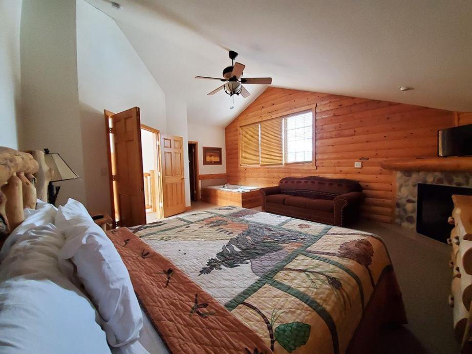 Grand Bear Resort At Starved Rock Utica ภายนอก รูปภาพ