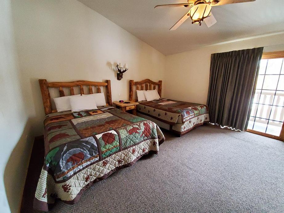 Grand Bear Resort At Starved Rock Utica ภายนอก รูปภาพ